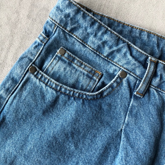 PrettyLittleThing ~ Baggy Boyfriend Longline Short ~ Women’s Size 32 Waist - Picture 5 of 13